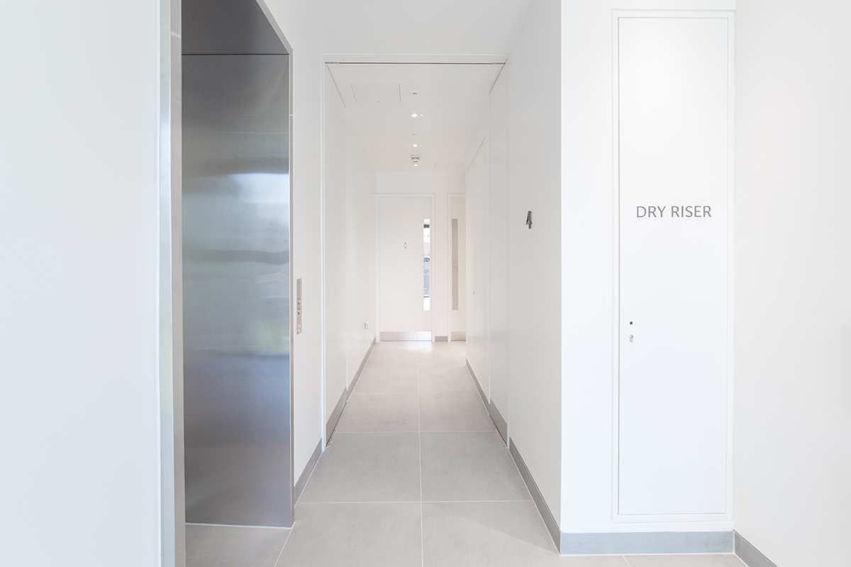 Shadbolt_One_Seymour_Street_lift_hallway