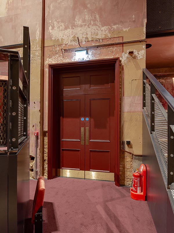 Shadbolt_Alexandra_Palace_Theatre_interior-5